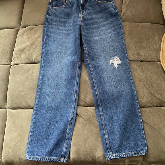 Old Navy Wide Leg Jeans - Picture 2 of 3